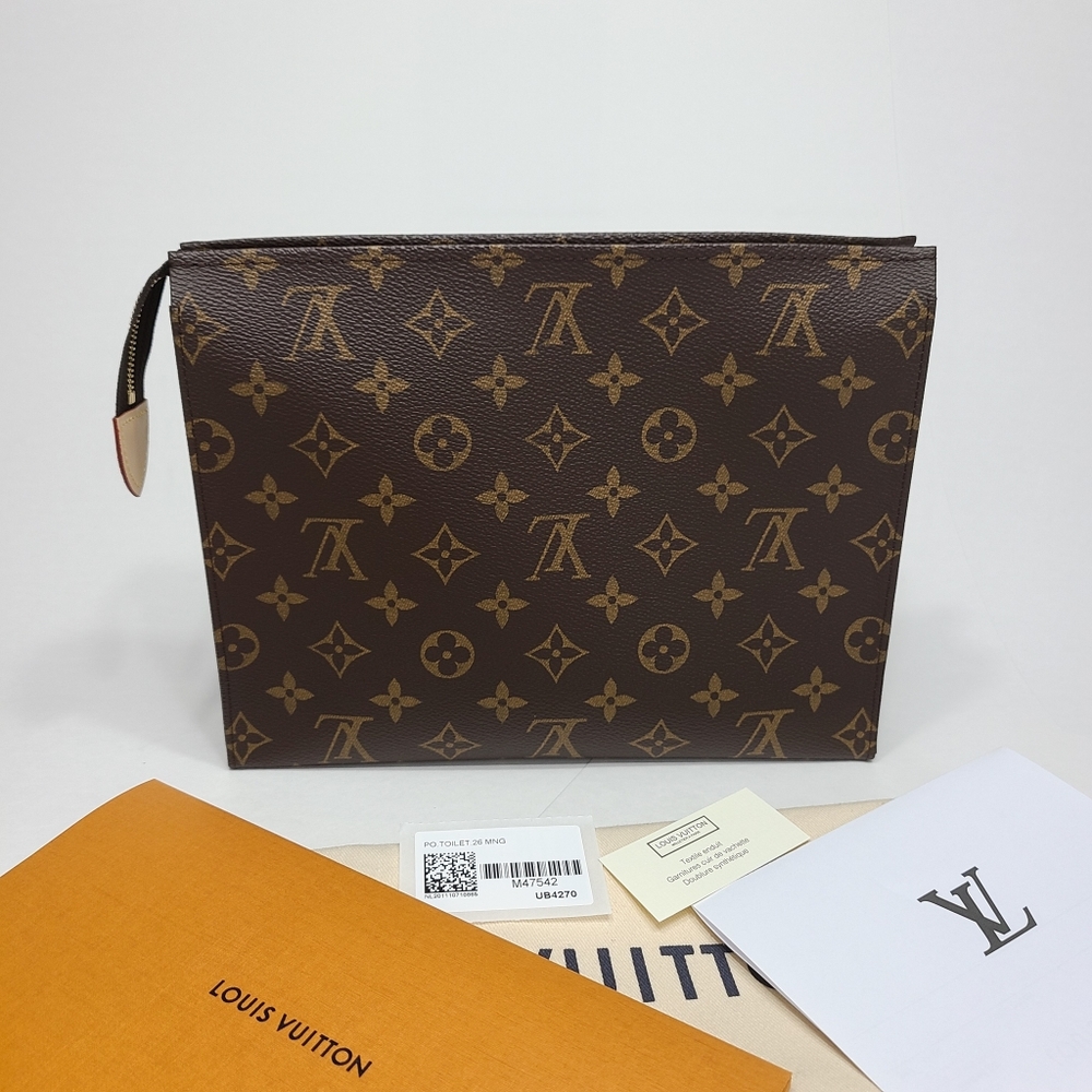 Louis Vuitton Toiletry 26 Cosmetic Pouch Monogram